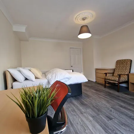 Living Serviced 6