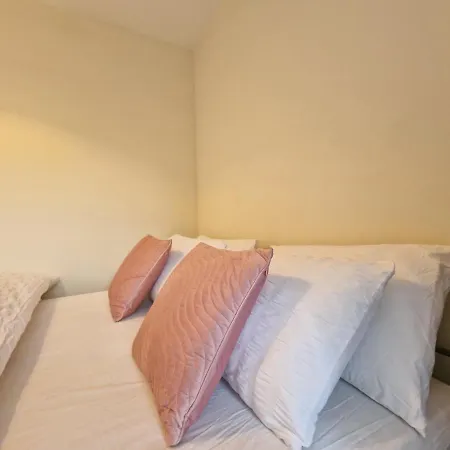 Living Serviced 6 Homestay szállás